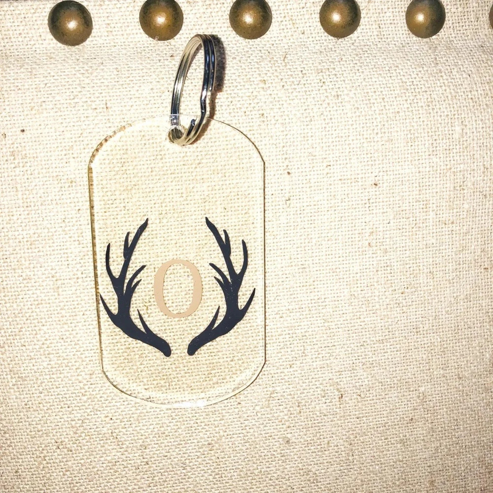 O monogrammed deer antler keychain